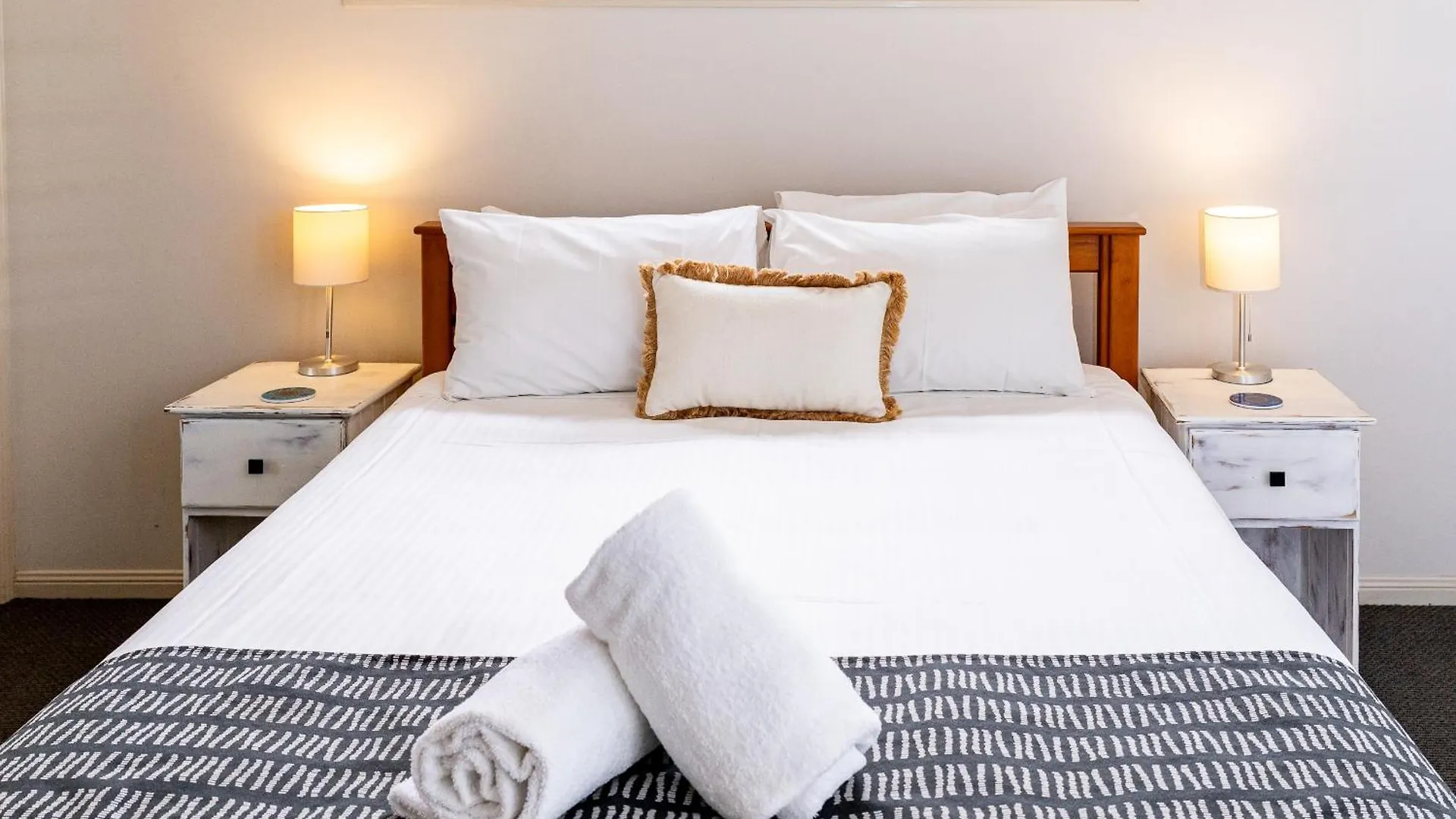 Tranquil Getaways On Obi Maleny Hotel 3*,
