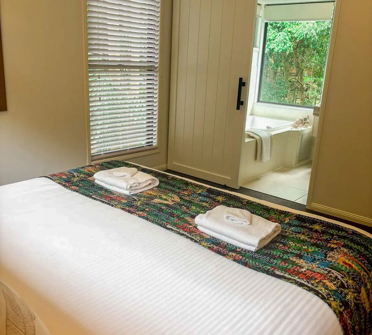 Resort Tranquil Getaways On Obi Maleny Hotel